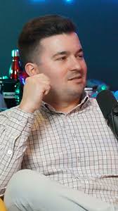 Join us for this week's "How I Work" video presented by Currency Bank  featuring Sarah Jeansonne Wampler from Bustle and Fleur de Fizz. Hear the  habits and strategies that have helped Sarah