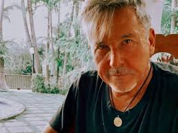 Convince me that the week with you has two sundays and that the night is young although it's early morning convince me that i don't have to. Ricardo Montaner And The News That Tore Him Apart In The Program Of La Voz Sunriseread