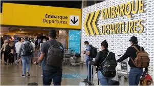 Agentes da PF trocam tiros com suspeitos de tráfico de drogas no Aeroporto Internacional de SP, em Guarulhos