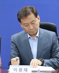 대한민국은 이제 문재인에게 희망을 걸어봐야 한다는 확신을 갖게 되었습니다. ì´ê´'ìž¬ ë…¸ë¬´í˜„ ë¬¸ìž¬ì¸ì€ íƒœì¢… ê·¸ë ‡ë‹¤ë©´ ì„¸ì¢…ì€