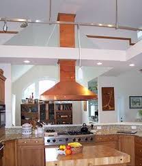 Modern Copper Hood Hood Contemporary Kitchen Travertine Flooring Copper Ventilation Hood Moderne Kuche Moderne Kuchendesigns Kuchendesign