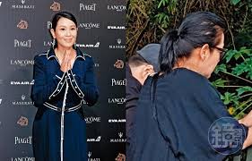 Travel separately (fen kai lu xing). å¥³ç¥žå¤±é«®åŠ› ç´ é¡æŒºæ©å¸«åŠ‰è‹¥è‹±é«®ç–é ­çš®è¦‹å…‰