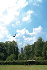 In der nacht und während des tages weht eine schwache brise (12 bis 20 km/h). Waldkletterpark Wald Abenteuer Velbert Langenberg