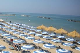 We offer a wide range of hotels to help you find the best place to stay francavilla bisio has many attractions to explore with its fascinating past, intriguing present and exciting future. B B Delfino Francavilla Al Mare Vivi L Abruzzo
