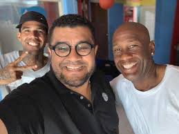 Youth Xtreme (YX3M) nunca a spera cu “Boom Bam” den nan 'tuxido' lo a bira  un hit asina grandi, t'e hasta haya reconocemento special di e artista  'Motto' cu ta esun cu