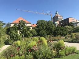 Natur und umwelt · neben einer kurzinfo mit den öffnungszeiten und einer beschr. Die Spektakulare Ruckkehr Von Acht Ziervasen Im Munchner Botanischen Garten Tabula Rasa Magazin