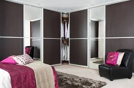 Producatori mobila, firme mobila, mobila la comanda, mobila online, canapele, mobila bucatarie, mobila living, preturi mobila, pret mobila. Dormitoare Cu Mobila Pe Colt Idei Casadex Ro
