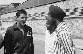 Konrads dominated world swimming as a teenager in the late 1950s and early 1960s, winning the. Ficheiro Nederlandse Zwemsters In Rome John Konrads In Gesprek Met 2 Deelnemers Uit Keny Bestanddeelnr 911 5198 Jpg Wikipedia A Enciclopedia Livre