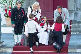 Februar 1932) er kong olav v og kronprinsesse märthas andre datter, og kong harald vs søster. Queen Maxima And Royal Ladies On Twitter Prince Sverre Magnus Crown Princess Mette Marit Princess Ingrid Alexandra And Crown Prince Haakon Magnus Of Norway During The Children S Parade At Skaugum Asker On