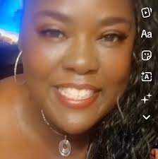 Candice Hampton's Instagram, Twitter & Facebook