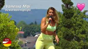 She was first known as a member of schlager band wolkenfrei and later began working as a solo artist following the band's split. Bici Mit Vanessa Mai Highlight Listen On Online Radio Box