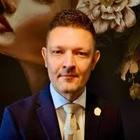 70+ "Holata" profiles