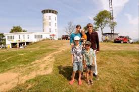 Mountaintop protest seeks permitting changes