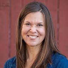 Amanda Nale's Instagram, Twitter & Facebook