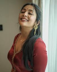 Navya Nair Photos, Pictures & Navya Nair Images - Kerala9.com