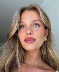 Caitlin Joy (caitjolson97)