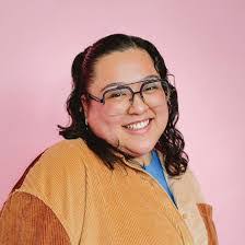 Lisa Schalk's Instagram, Twitter & Facebook