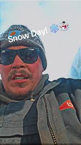 when there's a snow pile.. YOU HAVE TO MAKE A FORT ! #dadssuportingdad...