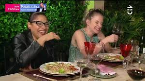 Cuando llegó el momento de asistir a la casa del conductor de radio agricultura, le tocó revelar algunas aspectos de de su vida privada. Chilevision Plato Principal De Ignacia Alamand En La Divina Comida Facebook