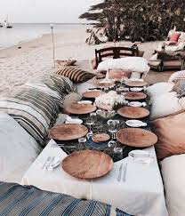 Here Avec Images Diner Sur La Plage Exterieur Plage