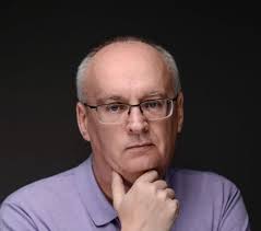 Paul Bratcher's Instagram, Twitter & Facebook