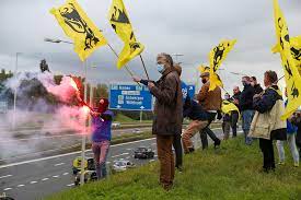 Vlaams belang + join group. Vlaams Belang Taucht Heysel In Schwarz Gelbe Flaggen