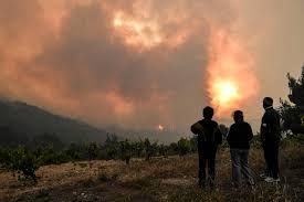 (clp) | publié le 11/06/2021 partager twitter ce sont les pompiers qui s'étaient rendu compte en premier de l'incendie, au retour d'une intervention. Incendie De Foret En Grece Des Centaines De Personnes Evacuees