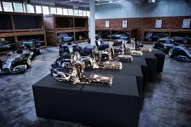 It is equipped with two wings (front and rear) plus an engine, which is located behind the driver. How Long Do F1 Engines Last F1 Chronicle