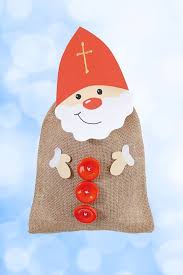 Besonders stolz waren die kinder, dass sie die nikolauslegende so gut darstellen konnten. Nikolaus Basteln Nikolaus Basteln Nikolaus Basteln Kindergarten Weihnachtsdeko Kinder Basteln