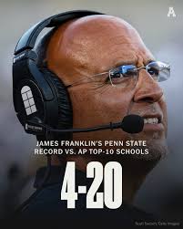 Desmond Howard brought out the gloves for his Oregon-Penn State pick 🦆  (via College GameDay)