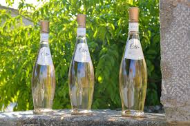 A La Decouverte Du Clos Mireille Un Des 3 Domaines Ott Mlle Boit Du Rouge Vins De Provence Tonneau Bois Bon Vin