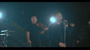 Mencintai dalam sepi dan rasa sabar mana lagi yang harus. Kunci Gitar Chord Menepi Ngatmombilung Mencintai Dalam Sepi Dan Rasa Sabar Mana Lagi Tribun Sumsel