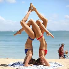 Aspire Yoga On Instagram Upside Down Down Under Beautiful Pic Asana By Elle Fit Australia With Activewithd Y Yoga Pictures Couples Yoga Partner Yoga
