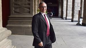 Alla de enkelt inredda rummen har garderob, tv och eget badrum. Que Hay Detras Del Liderazgo De Lopez Gatell Forbes Mexico