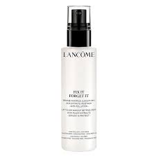 9 Sprays Fijadores De Maquillaje Que Lo Aguantan Todo Vogue Espana