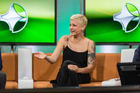Komička a překladatelka adéla elbel (17. Episode Dated 21 September 2019 2019