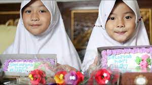 Guru adalah orang yang spesial, mereka salah satu orang penting yang menjadikan kita seperti diri kita sekarang. Kado Special Buat Guru Dari Lifia Niala Di Hari Guru Nasional 2017 Youtube