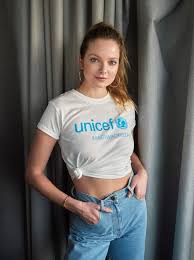 Later in 2008, she was ranked as model of the week for models.commany fashionistas have compared her to daria werbowy's looks because of her eyes. Mihalik Eniko Fiatal Anya Akarok Lenni Nem Akarom Megvarni Ezzel A Negyvenes Eveimet Nlc