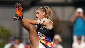 Tayla harris signs photos of the image. Afl Star Tayla Harris Calls For Change After Photo Removed Due To Derogatory Comments Stuff Co Nz