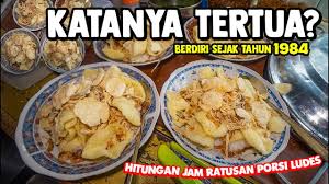 Tempat bubur ayam chinese yang terkenal di jakarta selanjutnya yaitu bubur ayam angke thi. Bubur Ayam Tertua Sejak Tahun 1984 Sehari Ratusan Porsi Ludes Youtube