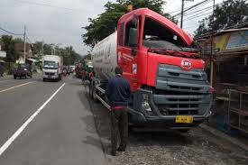 Arghani sebuah perusahaan pemasok produk horeca membutuh… Truk Bbm Pertamina Gasak Tronton Di Penggung Boyolali Sopirnya Ngantuk