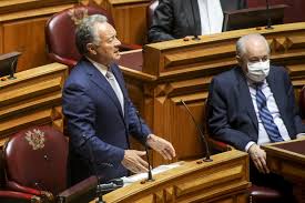 + add or change photo on imdbpro ». Adao Silva E Candidato A Lideranca Da Bancada E Mantem A Equipa Psd Publico