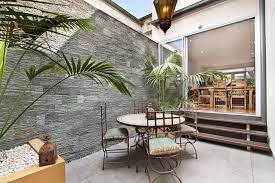 Plantas de casas com três quartos são perfeitas para famílias maiores. Ideas Para Patios De Casas De Renta Ideas Para Patios Pequenos Decoracion De Jardines Pequenos Cuenta Con Amplia Estancia Cocina Integral Medio Bano Cuarto Y Patio De Servicio Area De Lavado