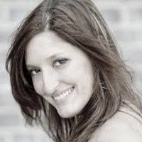 Kim Molinaro's Instagram, Twitter & Facebook