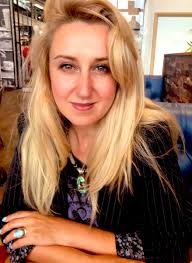 Ayesha (@AyeshaSongbird)