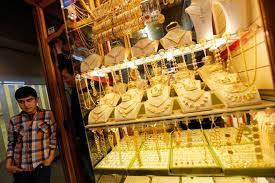 Pc Jewellers Signs Akshay Kumar Twinkle Khanna As Brand Ambassador The Financial Express Brand ambassador programs can boost awareness of your company and drive sales. pc jewellers signs akshay kumar
