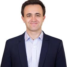 Luego de la detención de Thiago Uriel Brown y un menor a causa de un  violento robo con armas en Gonzales Chaves, posteriores pesquisas del  Ayudante Fiscal Dr. Juan Carlos Ustarroz conjuntamente