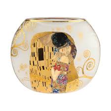 Pokazuję również pierwszą stronę wzorców, więc masz pojęcie o tym, jak to jest. Szklany Wazon 22 Cm Pocalunek Gustav Klimt Goebel Frasco