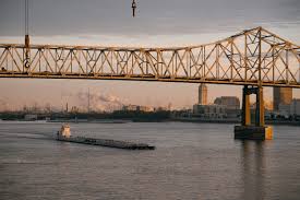 Body Found in Baton Rouge Mississippi River Sparks Investigation