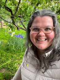 What are good Ayurveda courses or books for beginners?